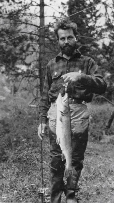 Рекс Стаут на рыбалке в Монтане 1926 год